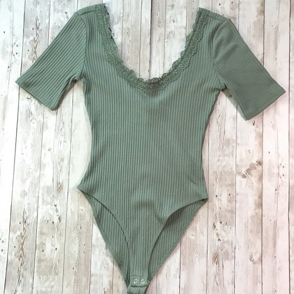Forever 21 Tops - Forever 21 Green Lace Trim Short Sleeve Bodysuit